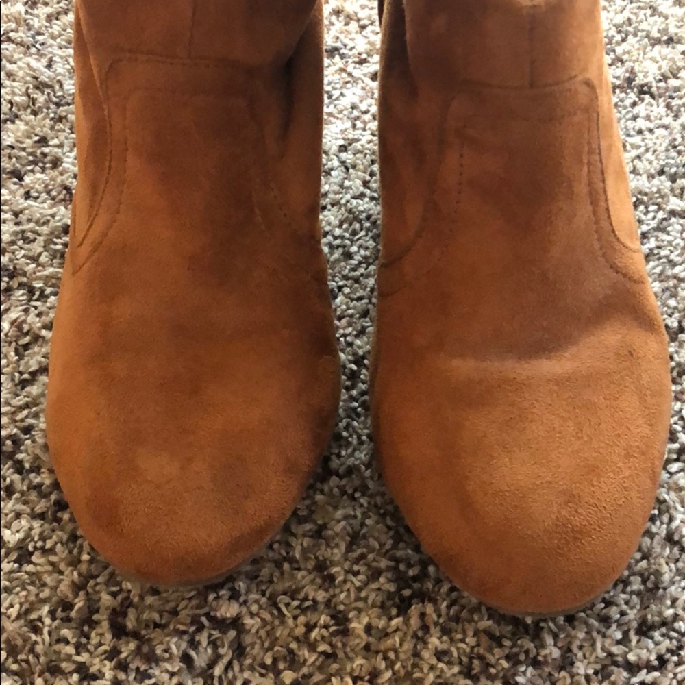 Boots - Picture 2 of 3